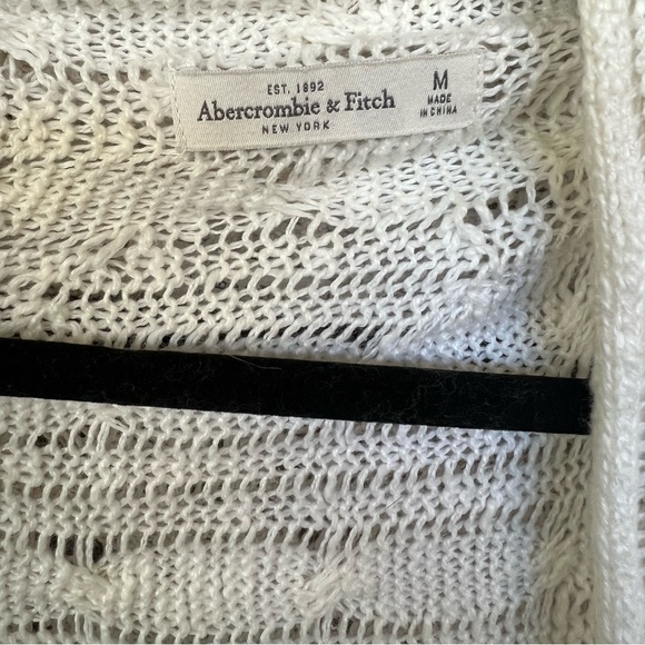 EUC! {Abercrombie & Fitch} A&F Handkerchief Knit Cardigan, Medium. WHITE / CREAM - Picture 5 of 7